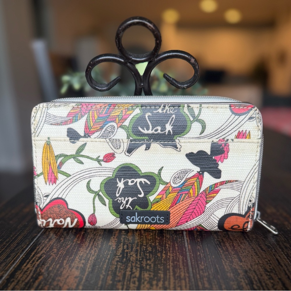 Colorful Sakroots Wallet - Picture 2 of 6